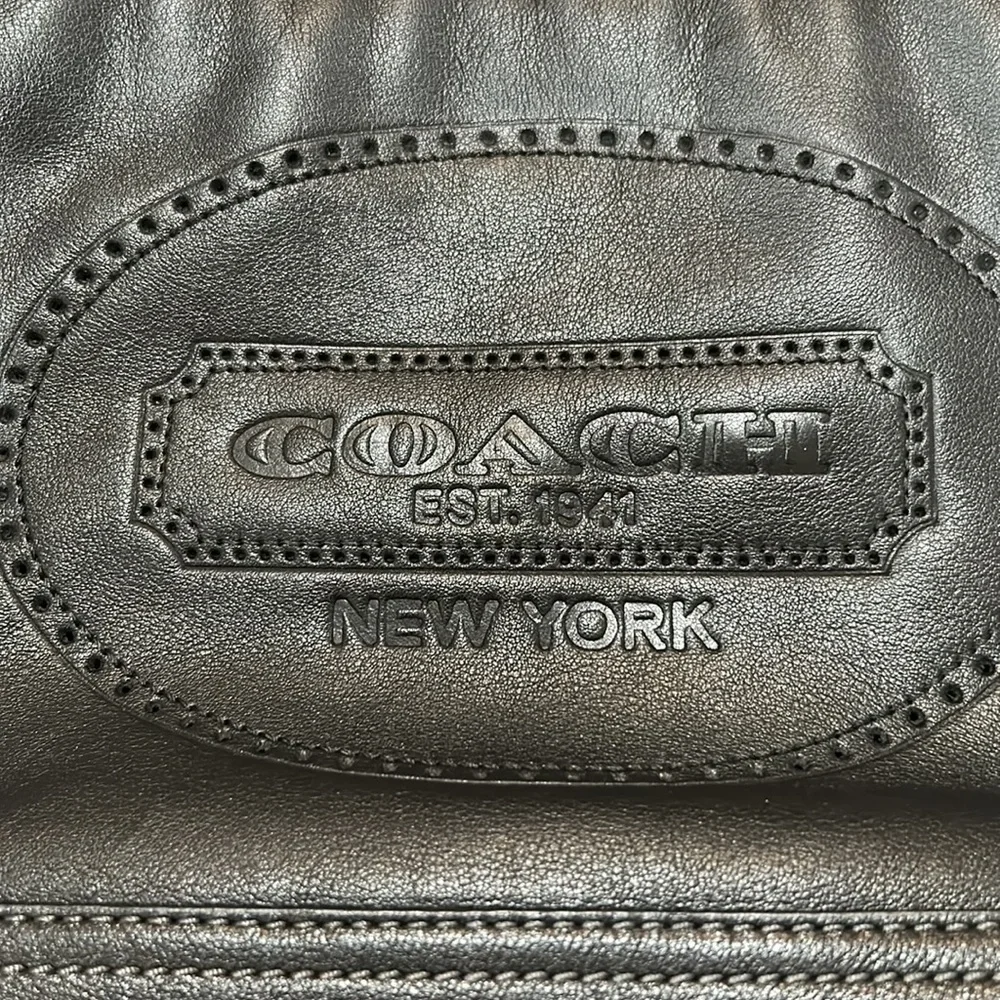 Women’s black leather coach handbag - Picture 2 of 10